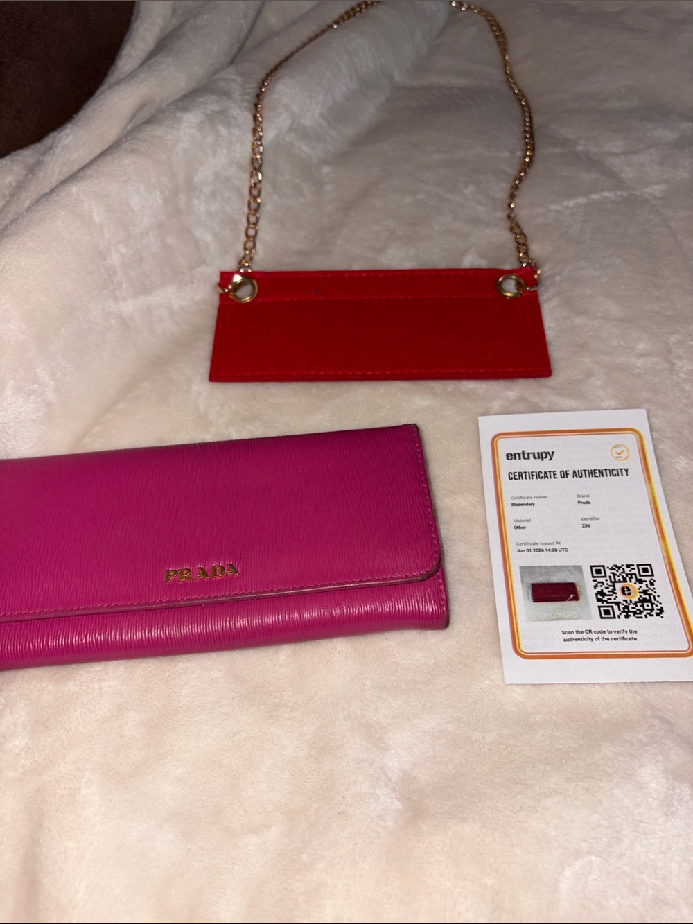 Prada Pink Leather wallet with COA and Chain insert. - Picture 9 of 9